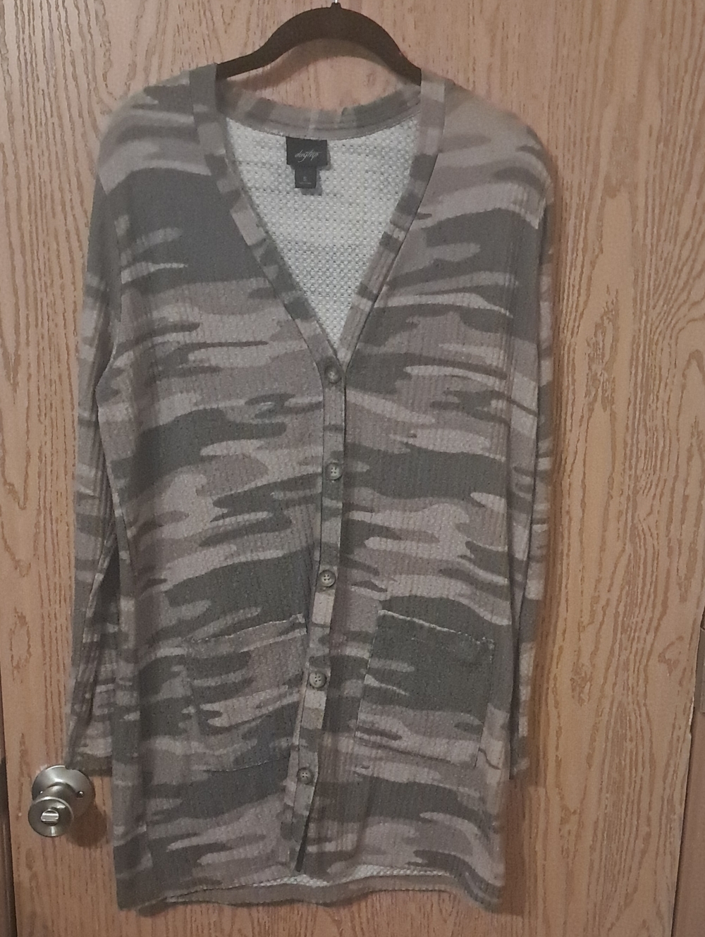 Daytrip Women's Camouflage Button-Front Cardigan - Gray & Beige